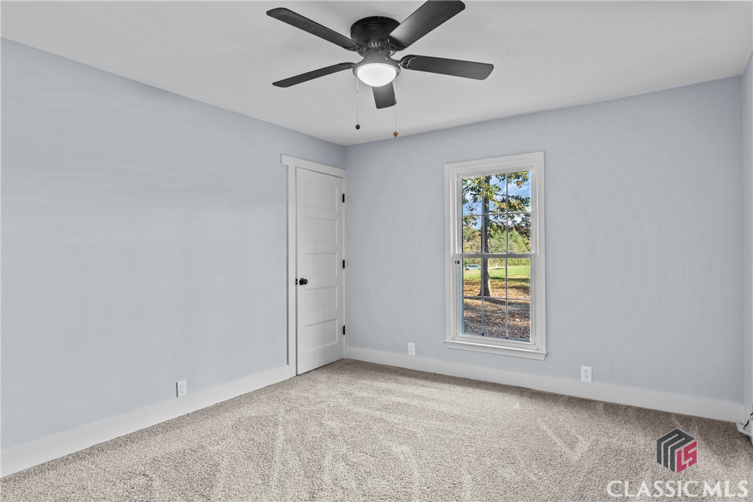 242 Seagraves Road Property Photo 32