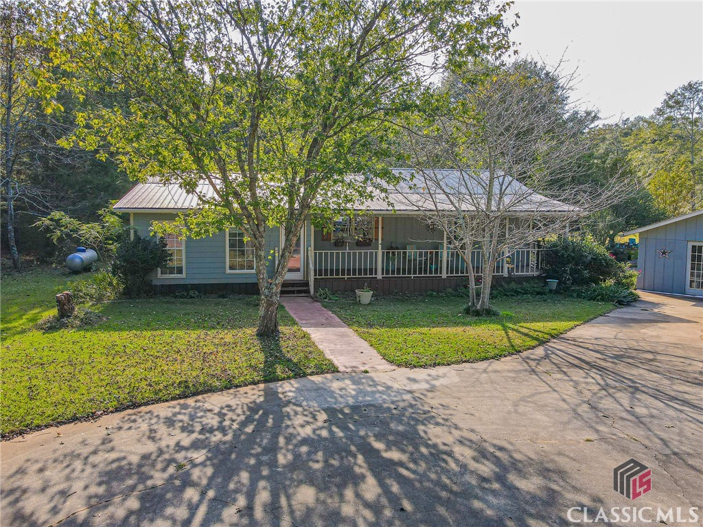 1104 Farm Road Property Photo 1