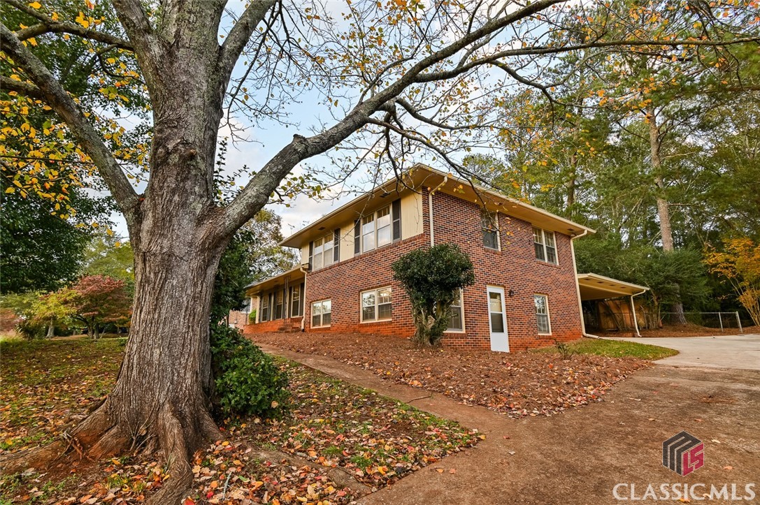 120 Tara Way Property Photo 5