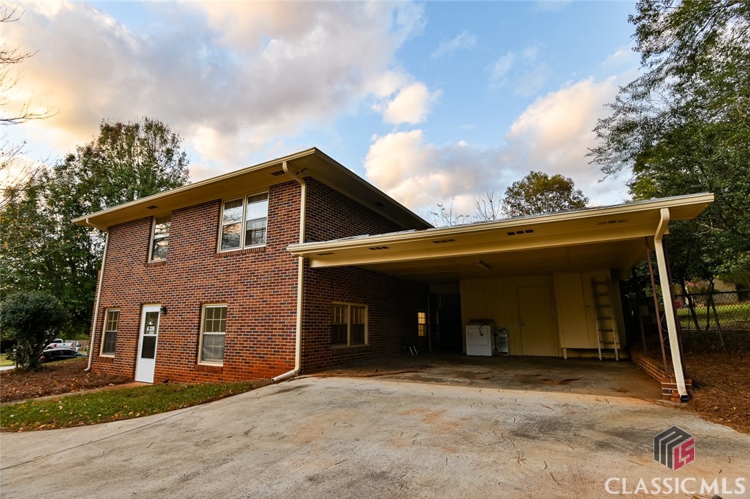 120 Tara Way Property Photo 6