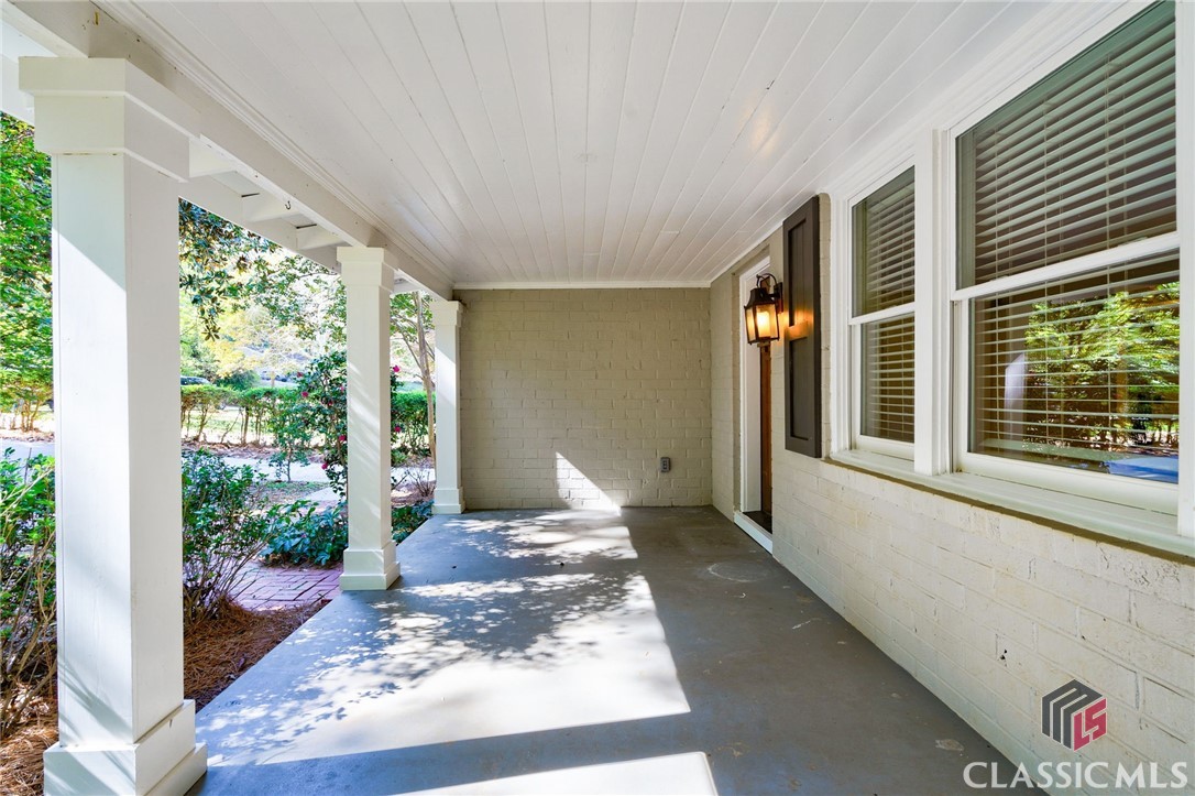 584 Highland Avenue Property Photo 4