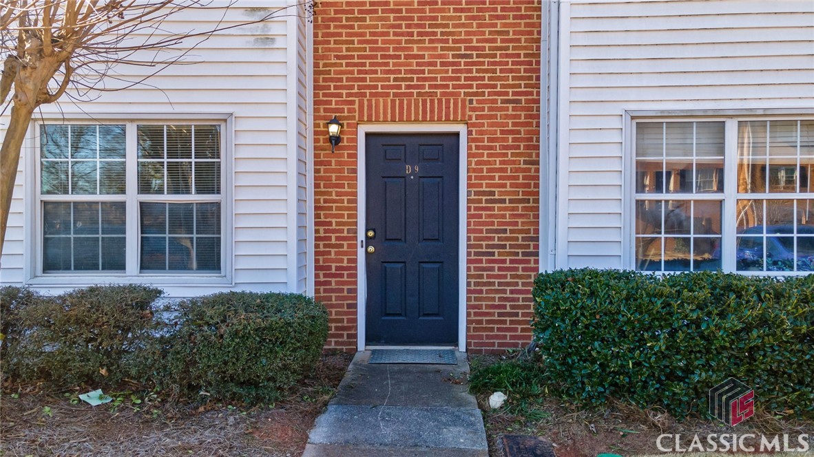 2165 S Milledge Avenue Property Photo 4