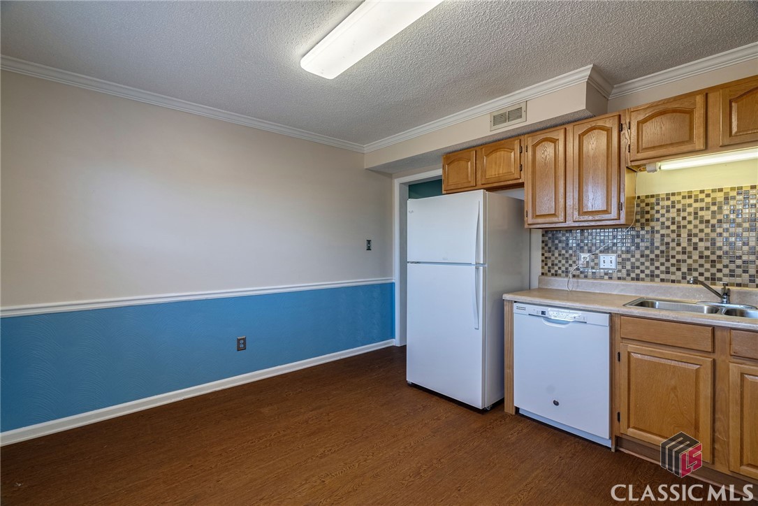 2165 S Milledge Avenue Property Photo 10