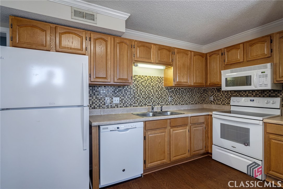 2165 S Milledge Avenue Property Photo 12