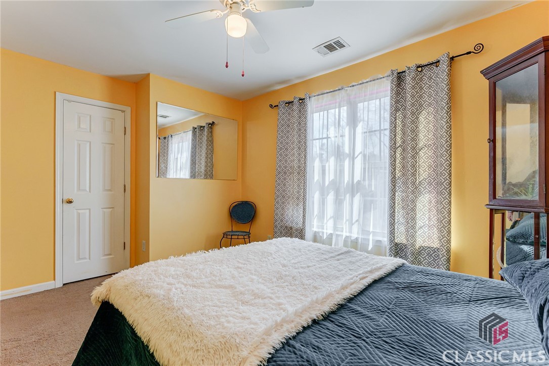 560 Bishop Court Property Photo 17
