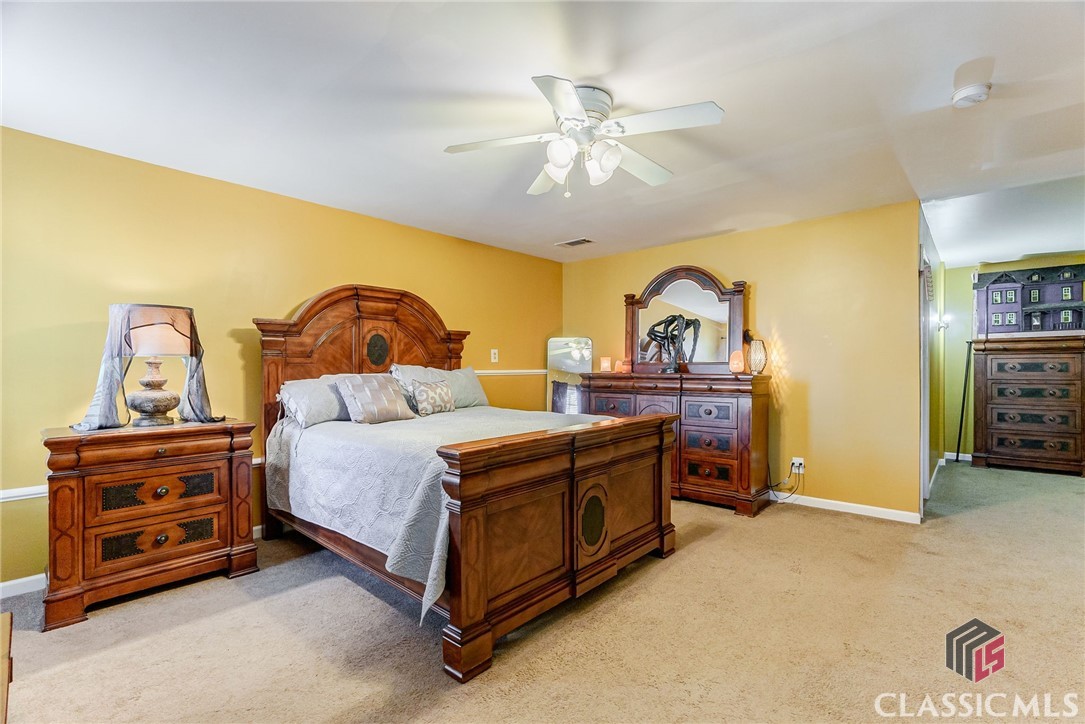 560 Bishop Court Property Photo 30