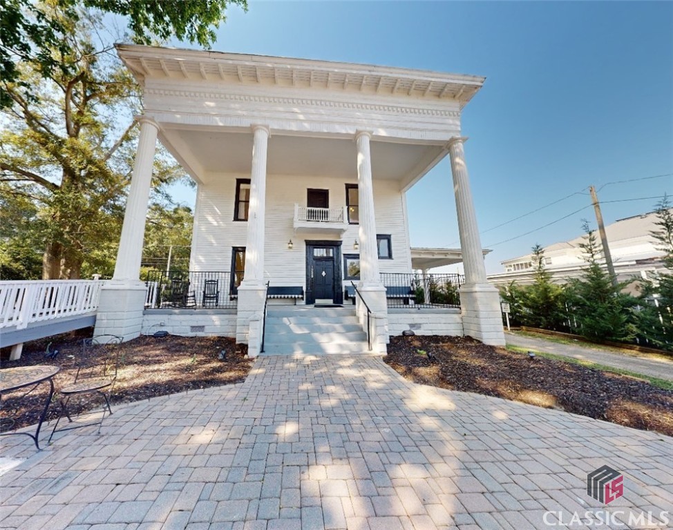 1029 S Elm Street Property Photo 1