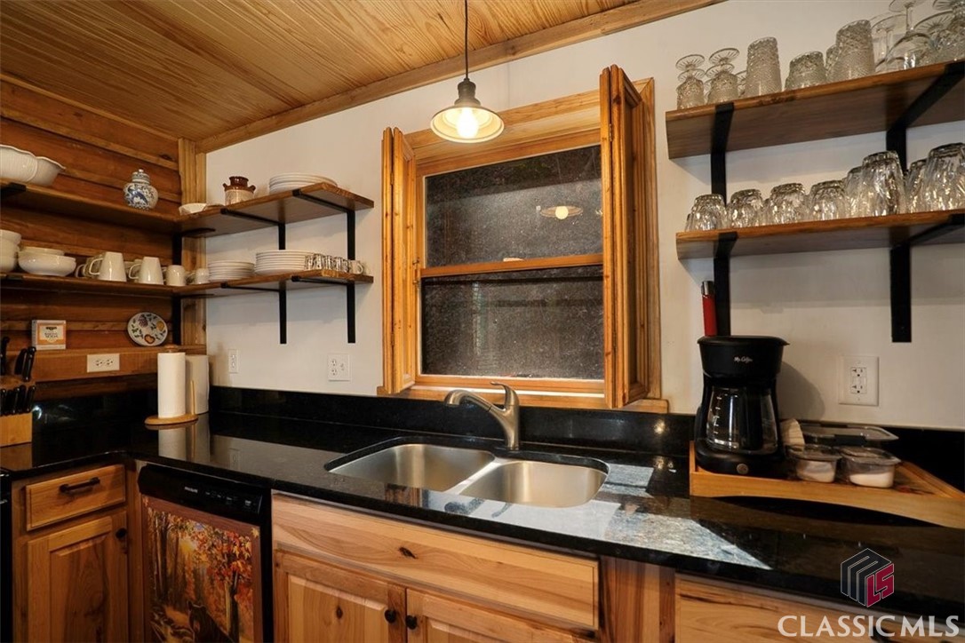 43 Baum Weg Property Photo 5