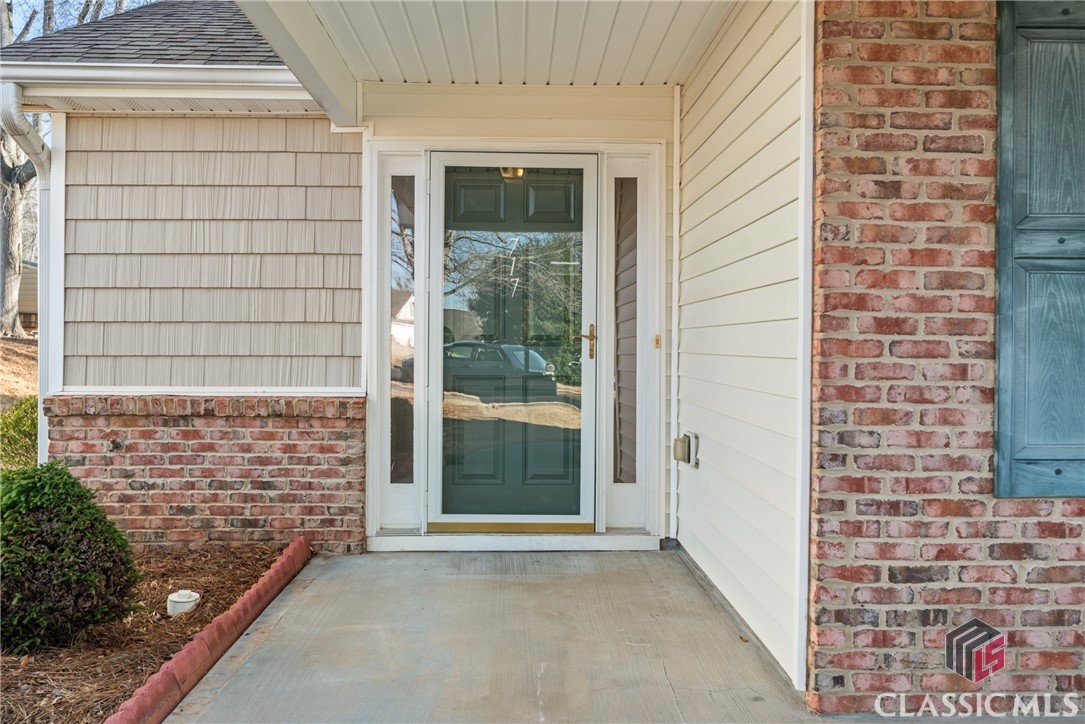 717 Stone Creek Drive Property Photo 4
