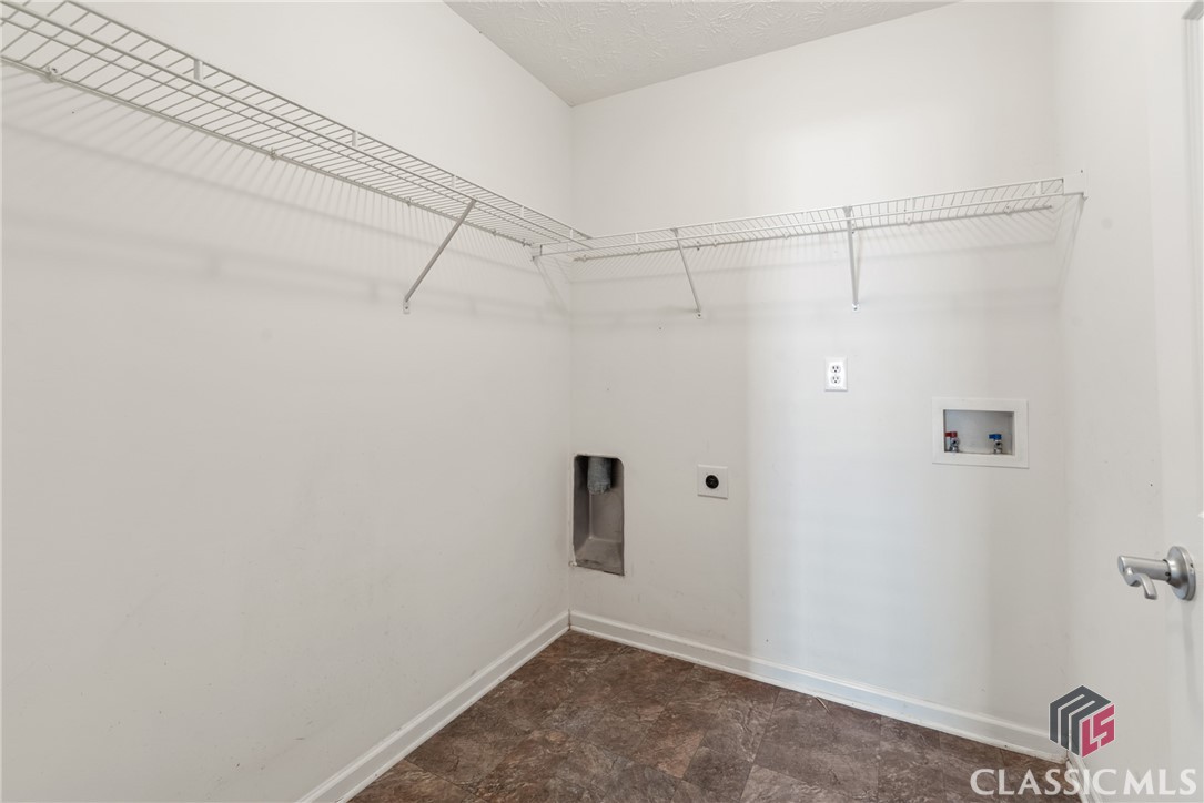 717 Stone Creek Drive Property Photo 9