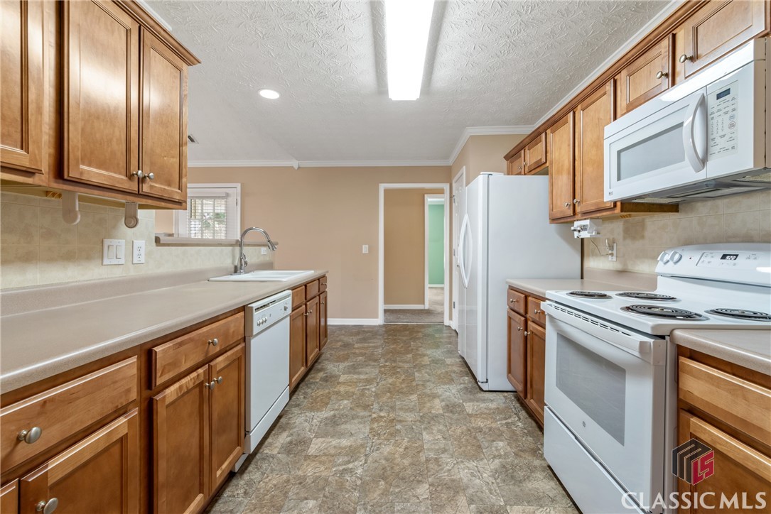 717 Stone Creek Drive Property Photo 11