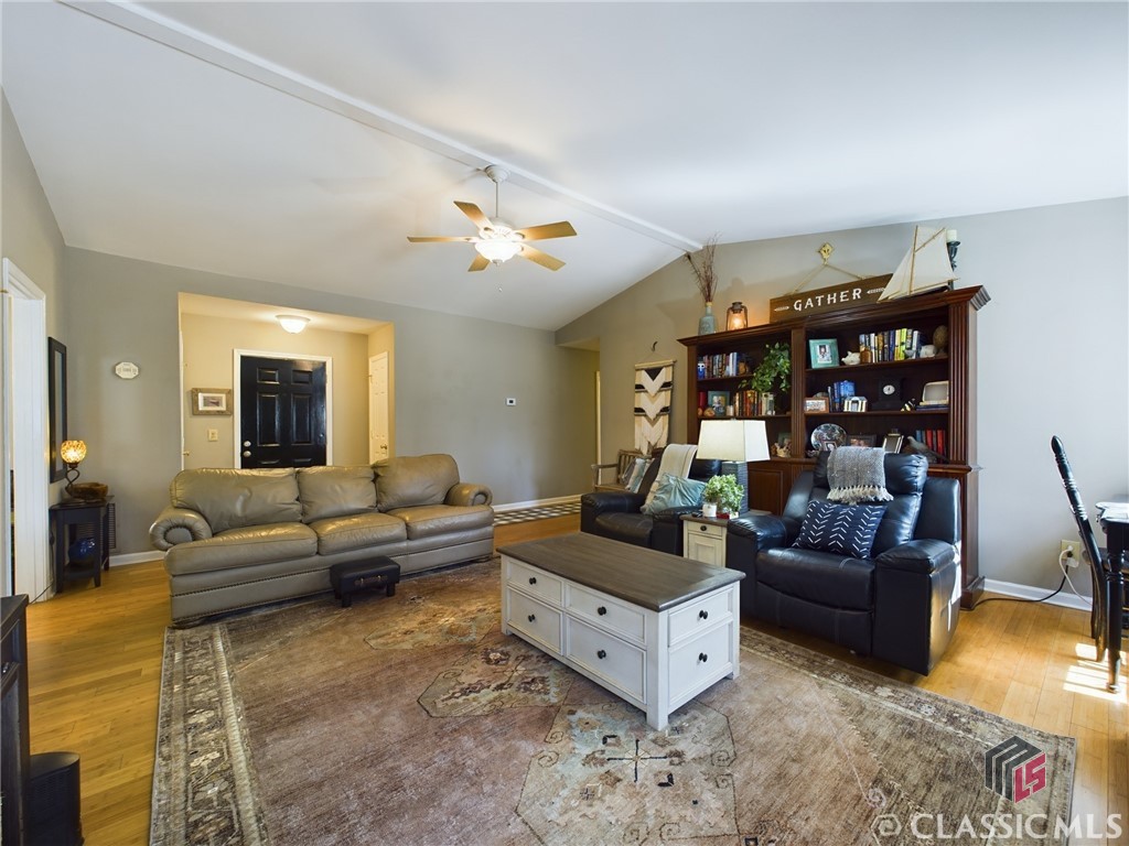 1020 Laurel Chase Run Property Photo 3