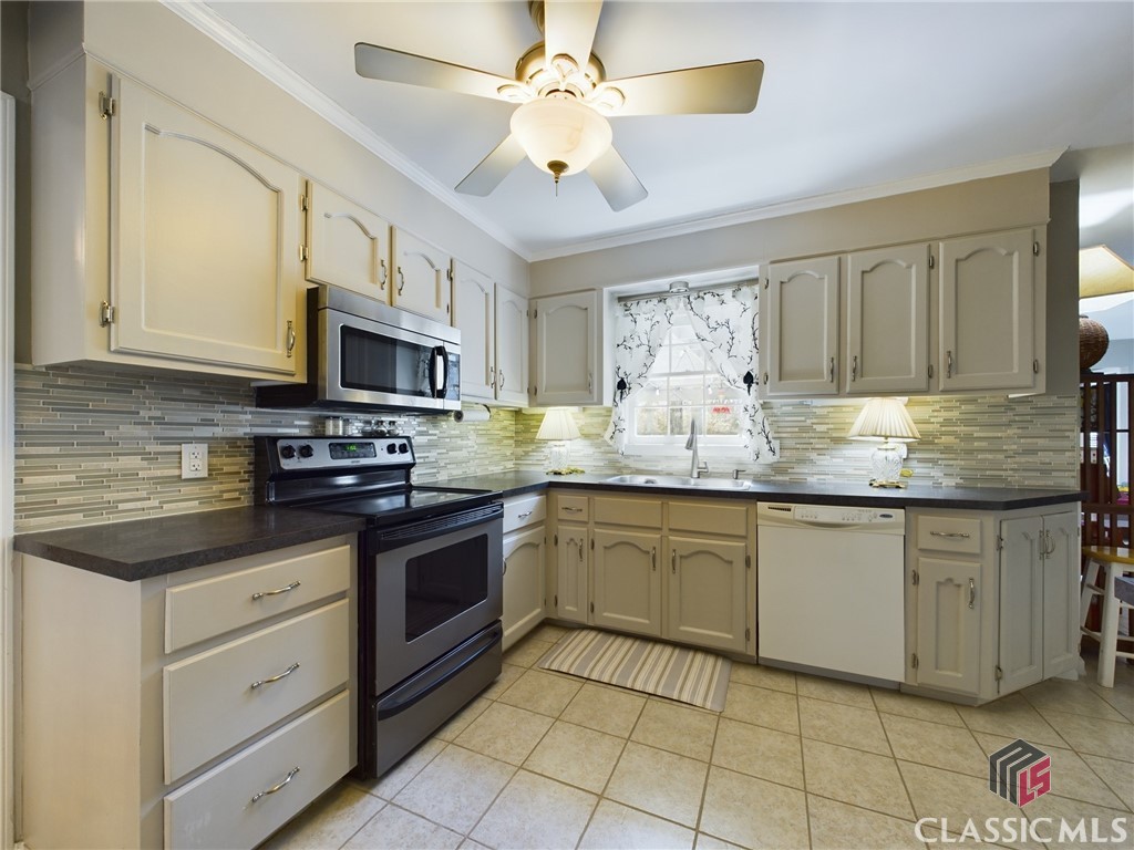 1020 Laurel Chase Run Property Photo 5