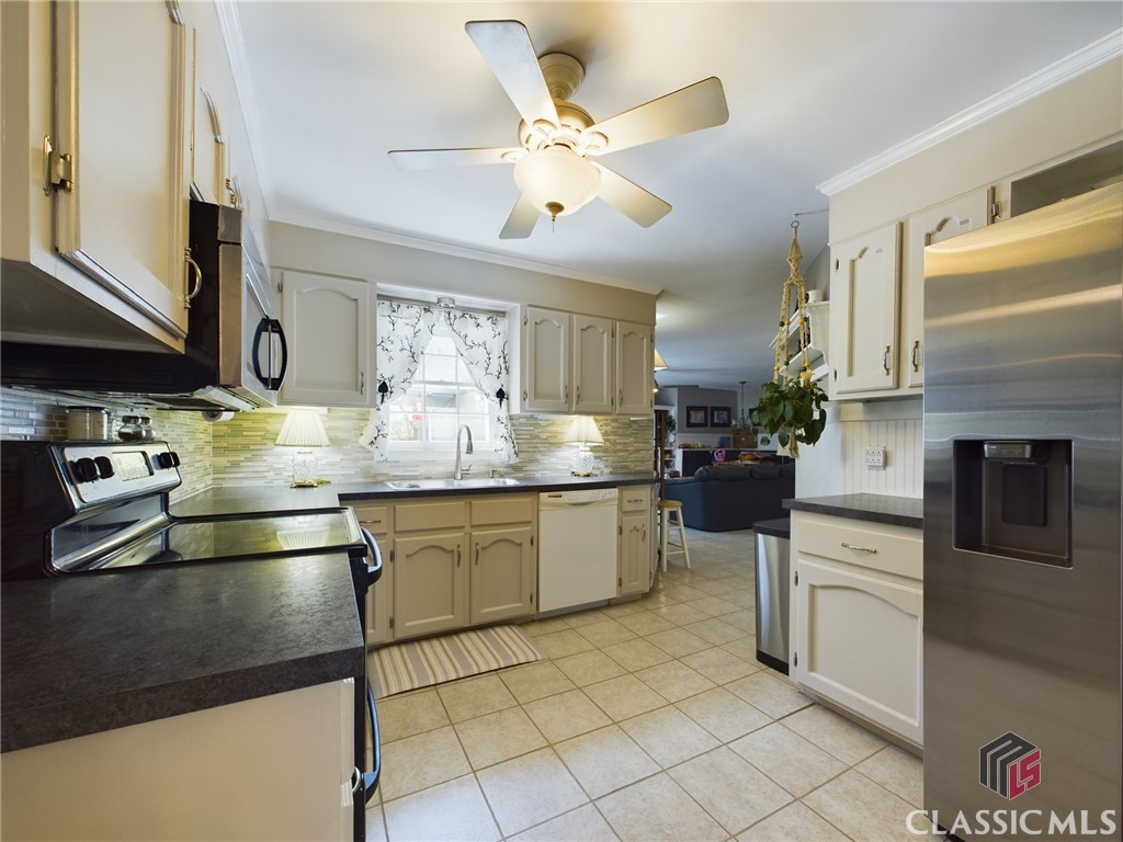 1020 Laurel Chase Run Property Photo 6