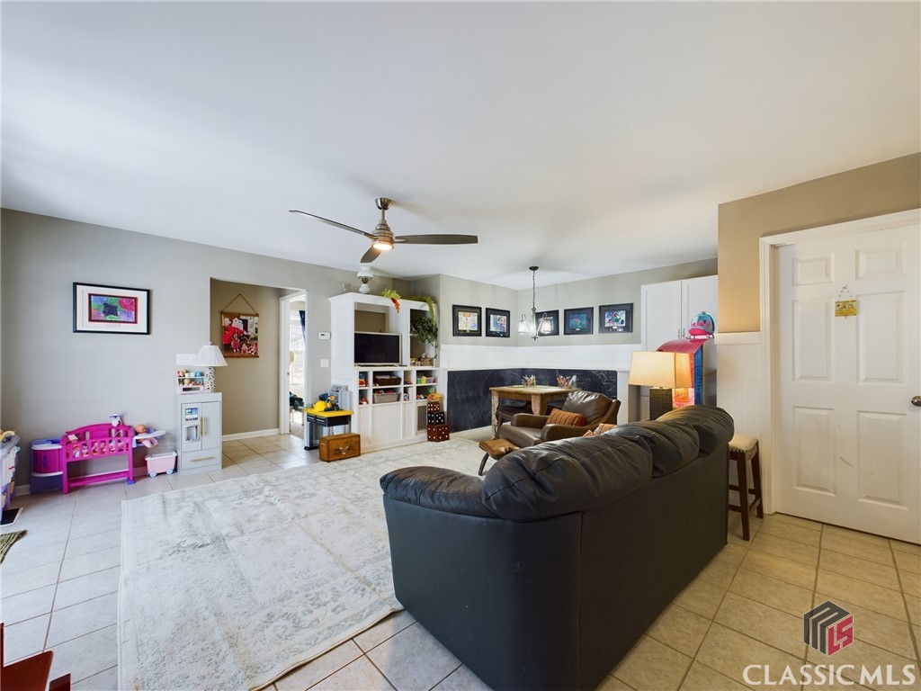 1020 Laurel Chase Run Property Photo 21