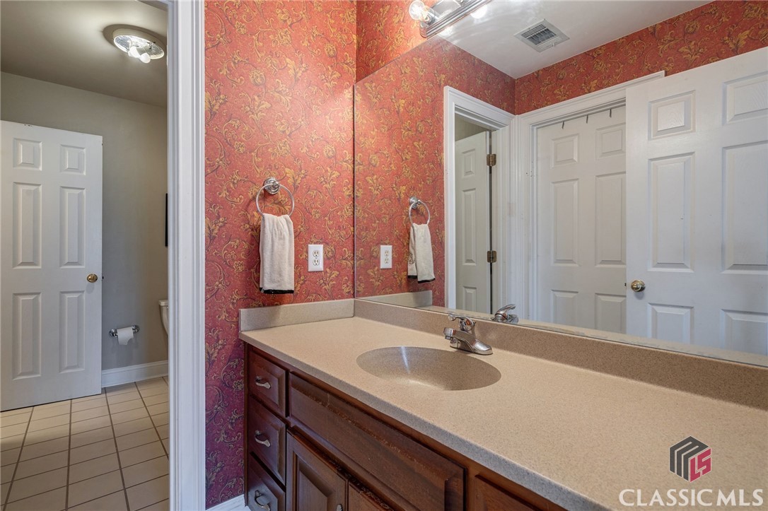 1400 Lake Wellbrook Drive Property Photo 36