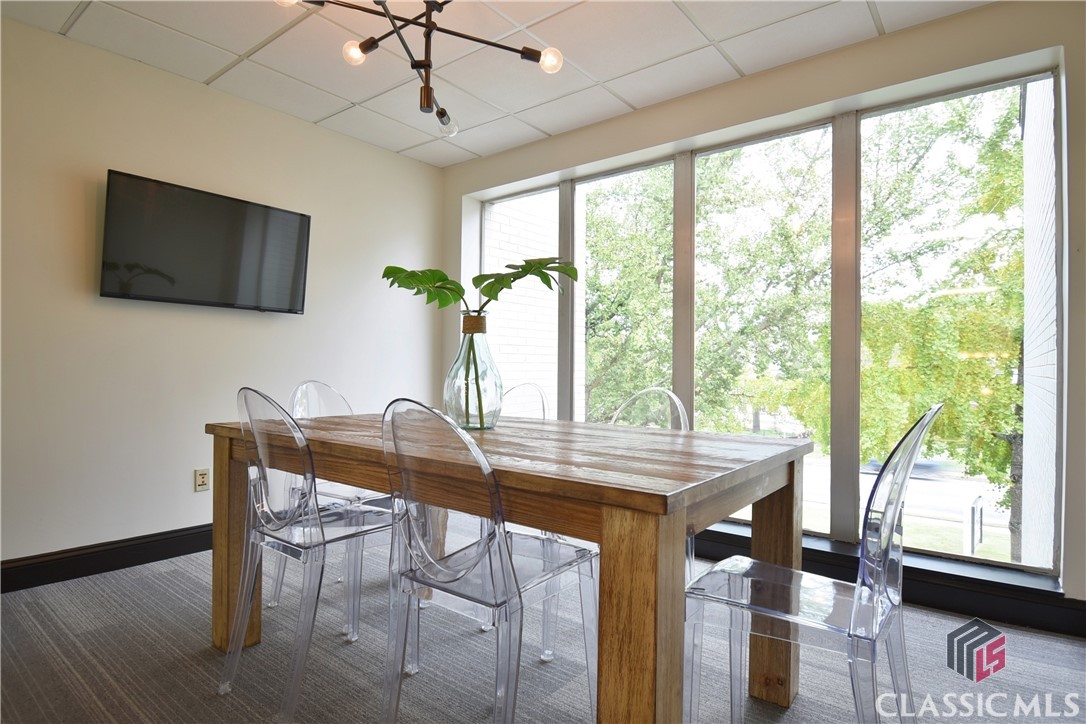 824 S Milledge S Avenue Property Photo 6