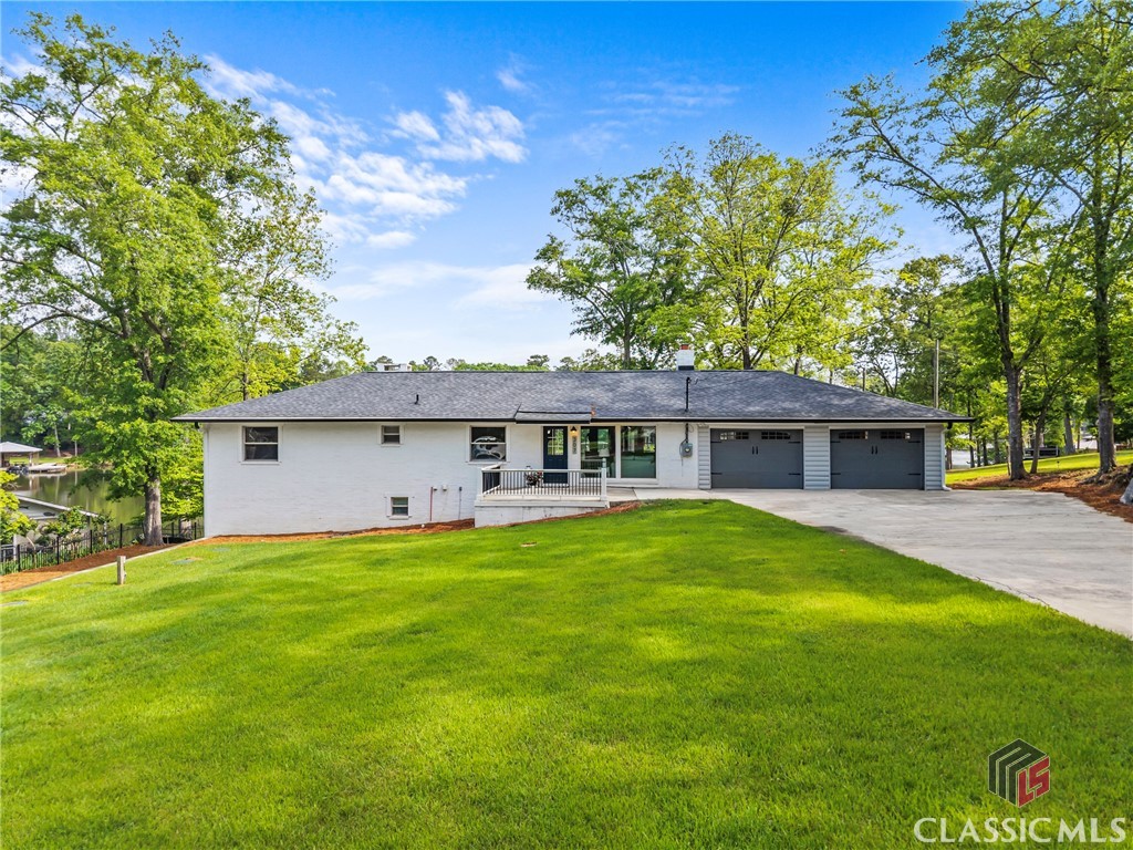 307 W Lakeview Ne Drive Property Photo 1