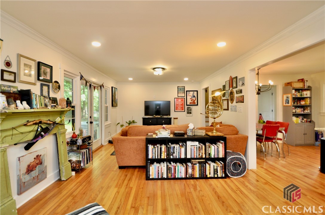 225 Sherwood Drive Property Photo 8