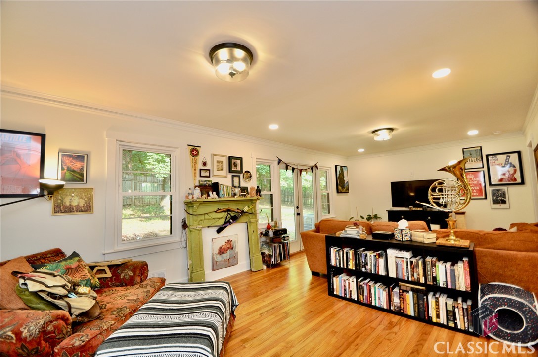 225 Sherwood Drive Property Photo 9