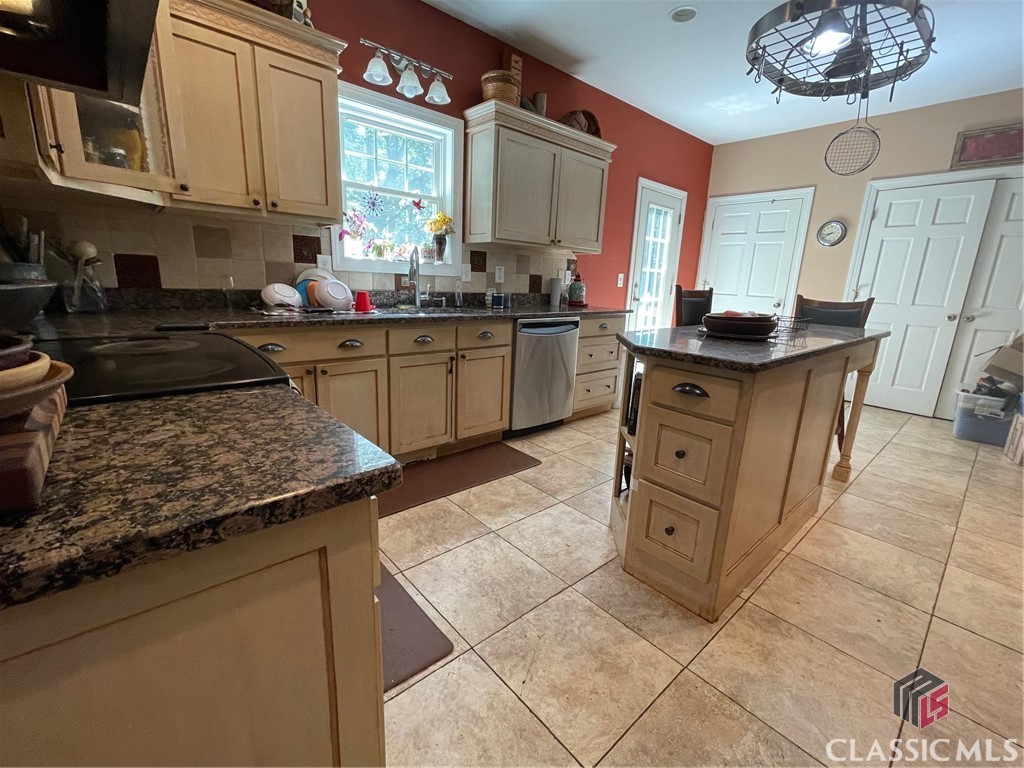 495 Bragg Road Property Photo 16