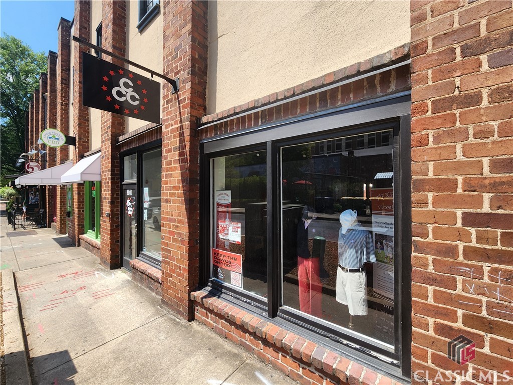 269 N Hull Street Property Photo 1
