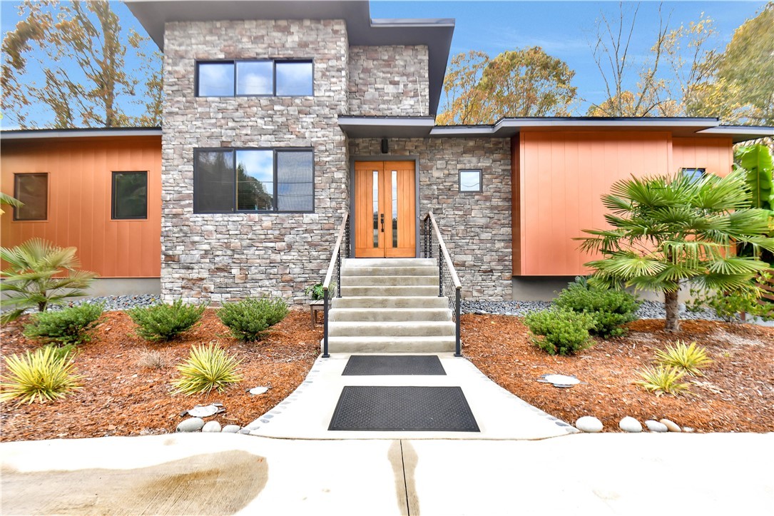1271 Daniells Bridge Road Property Photo 1