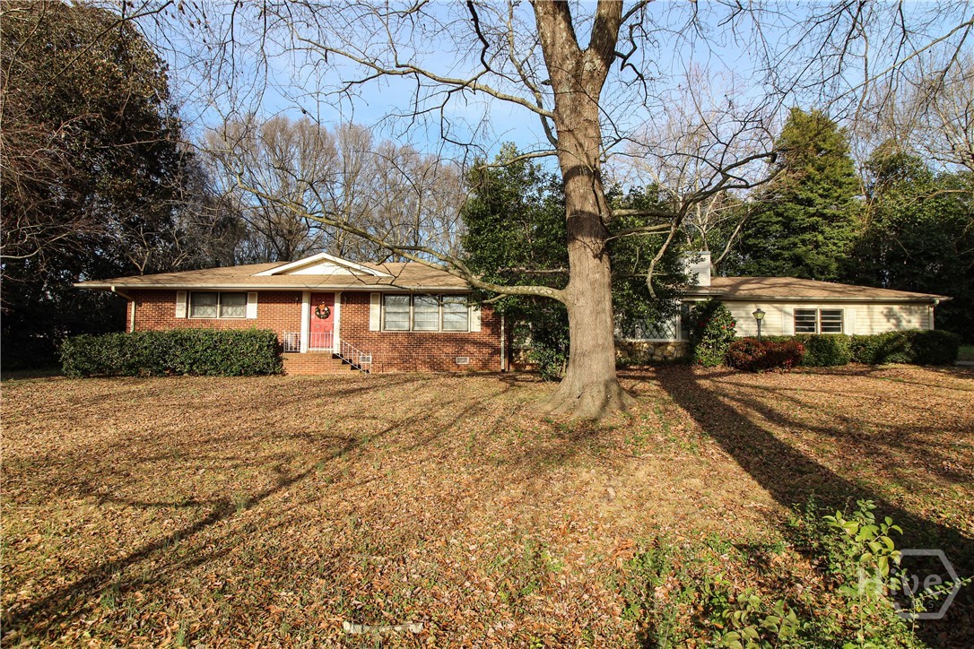 921 Highway 72 E Property Photo 1