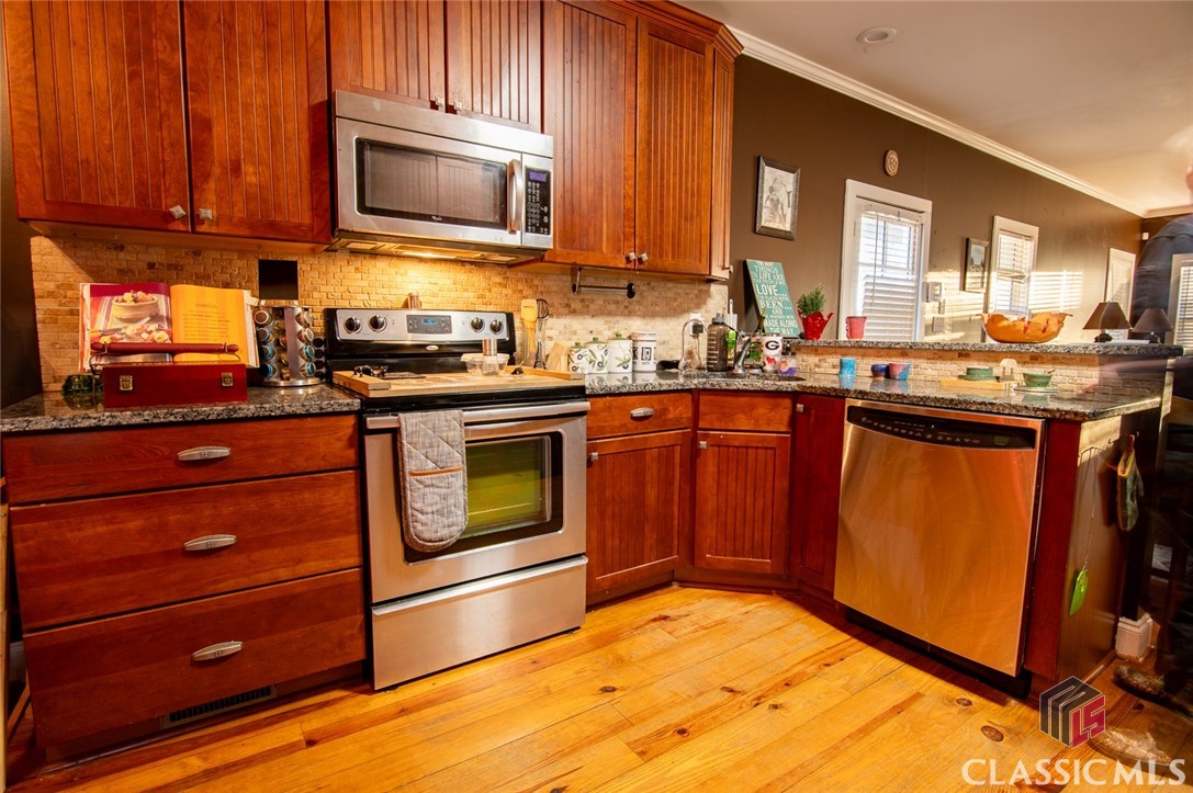 60 Live Oak Lane Property Photo 12