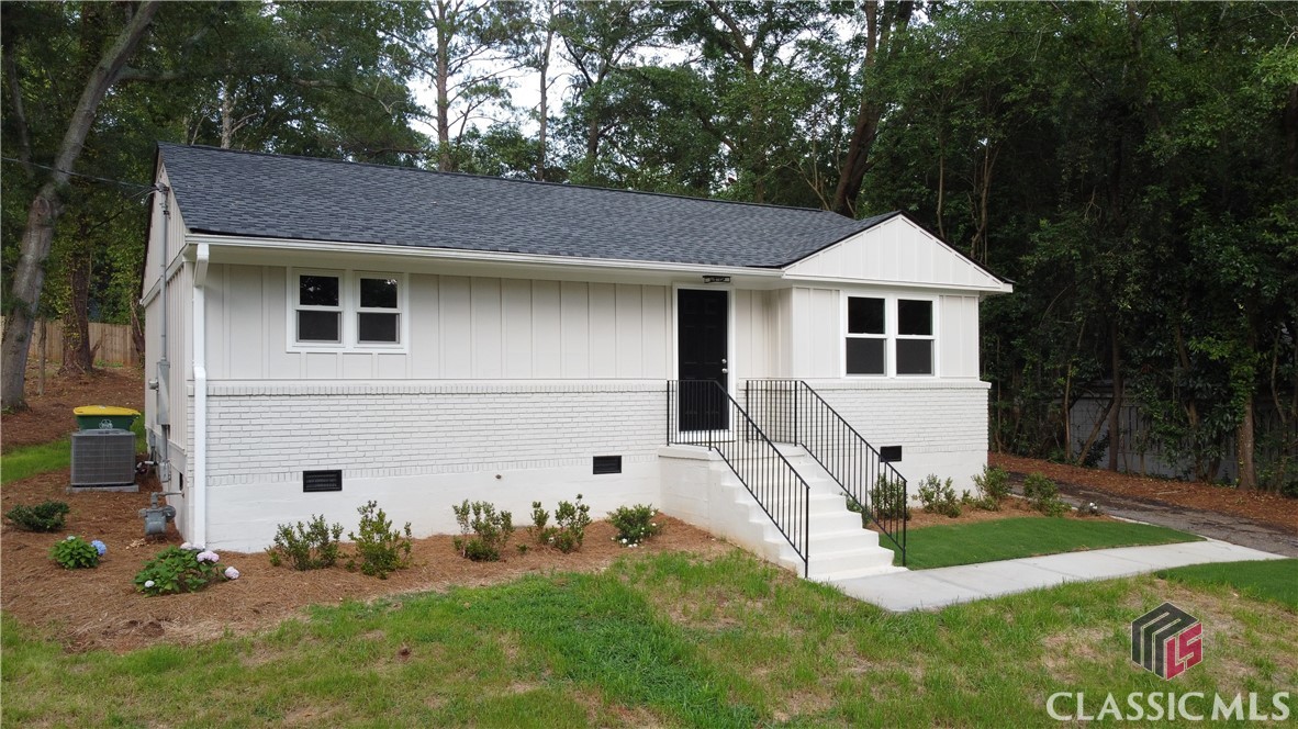 165 Habersham Drive Property Photo 1