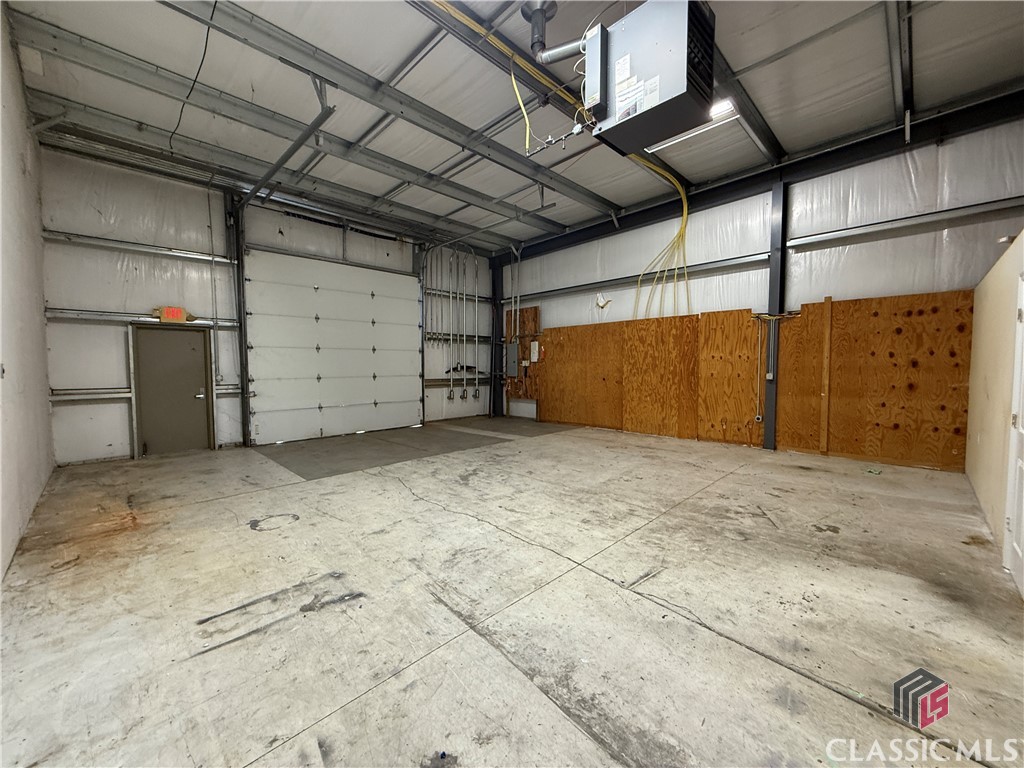 1040 Commerce Court Property Photo 10