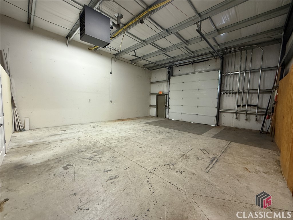 1040 Commerce Court Property Photo 11