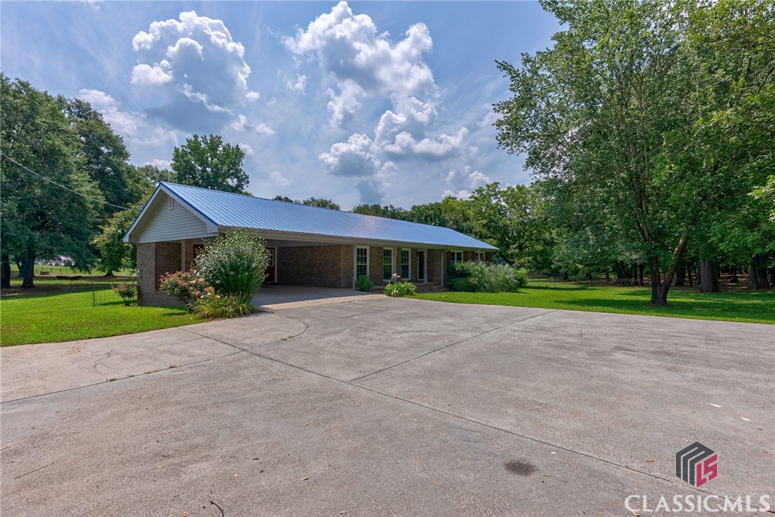 1131 Treadwell Bridge Road Property Photo 2