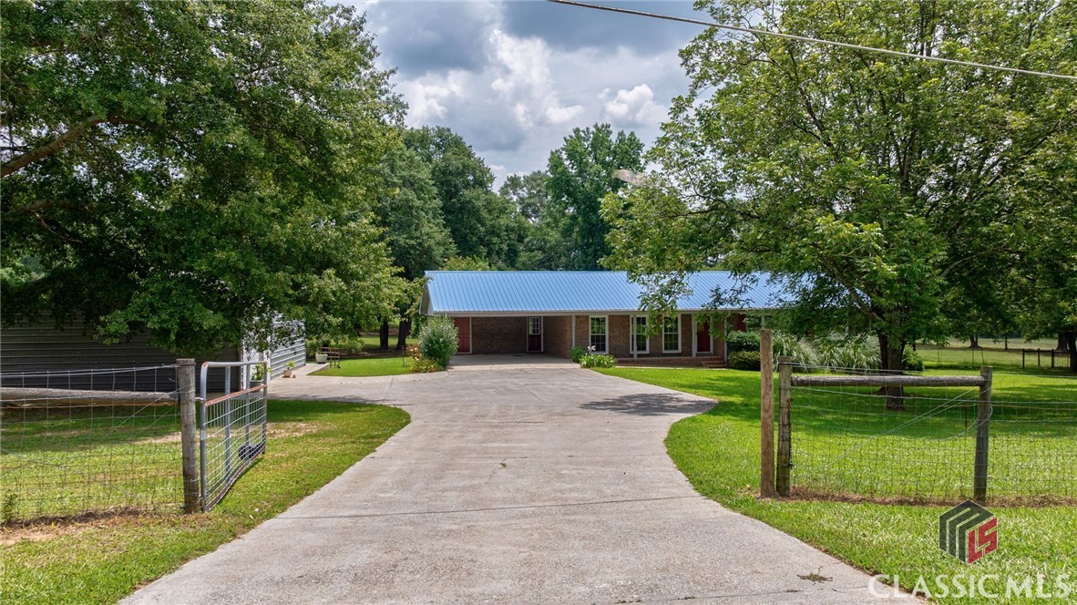 1131 Treadwell Bridge Road Property Photo 5