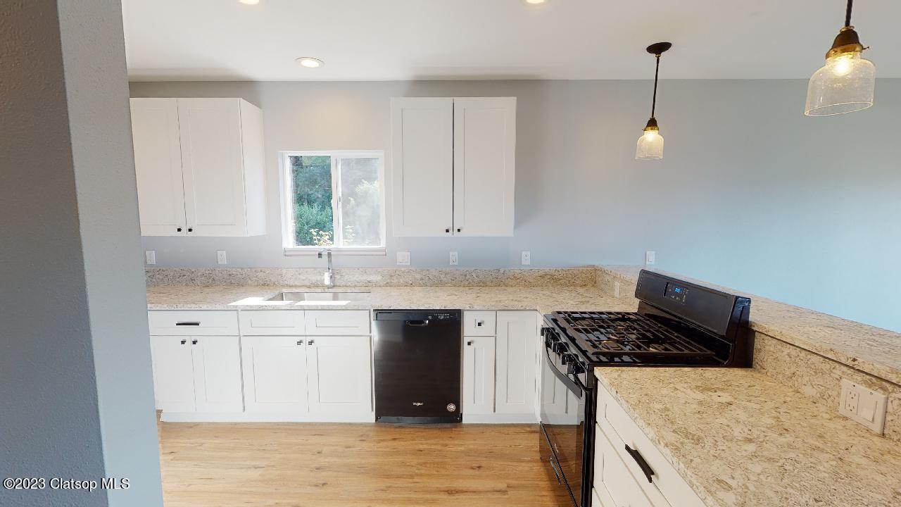 2699 Grand Avenue Property Photo 5