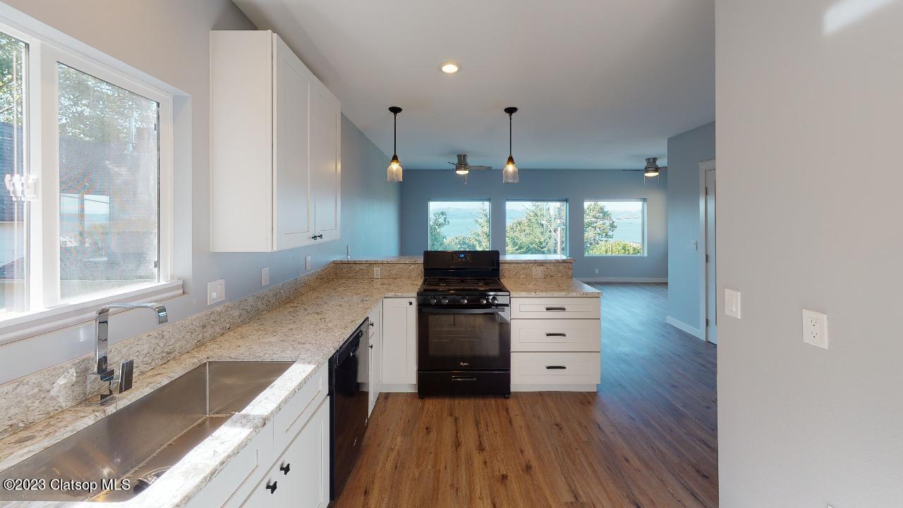 2699 Grand Avenue Property Photo 17