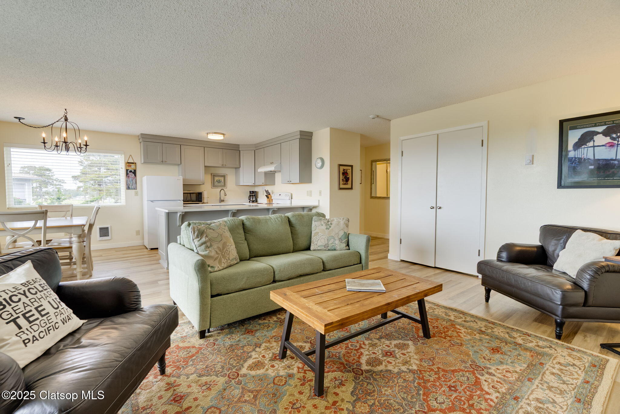 1238 N Marion Property Photo 6