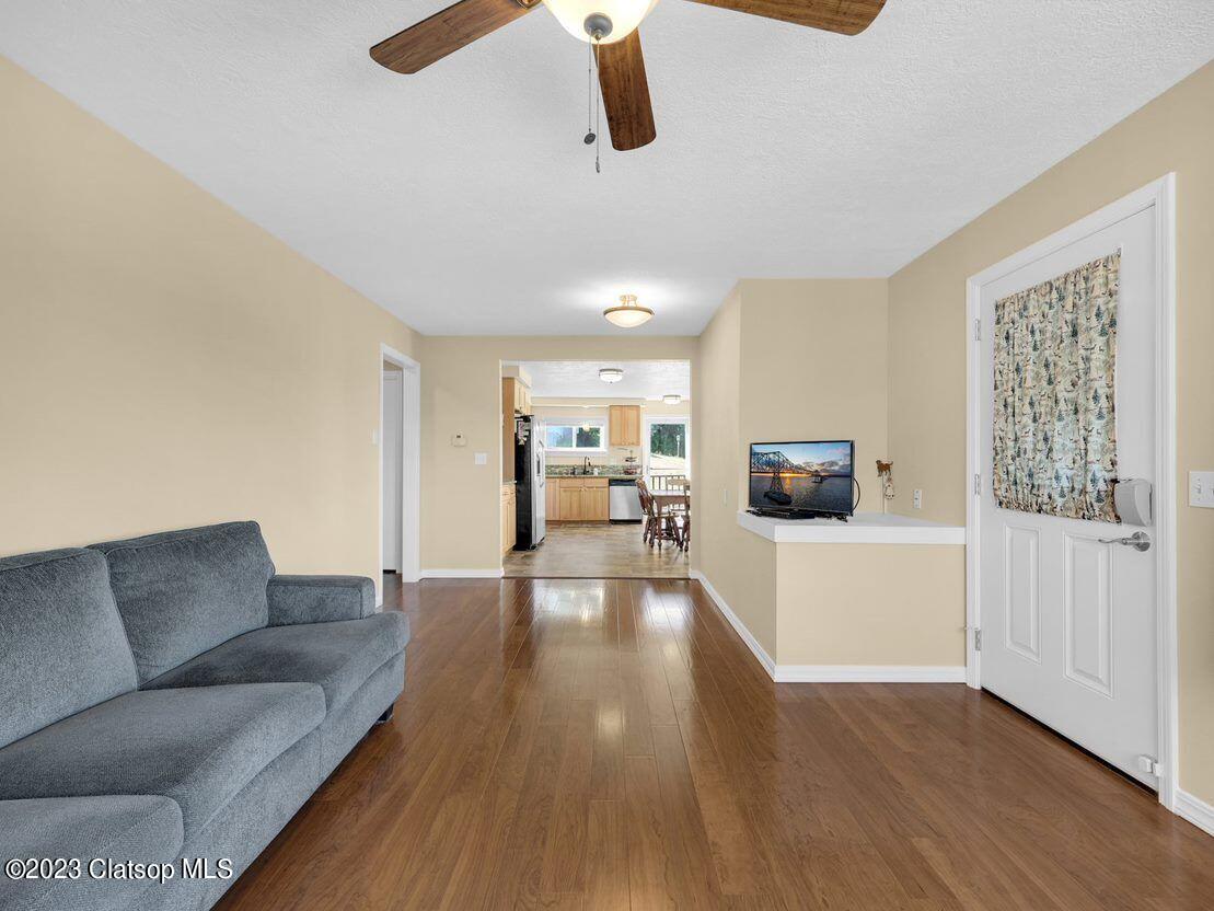 3307 Franklin Avenue Property Photo 6