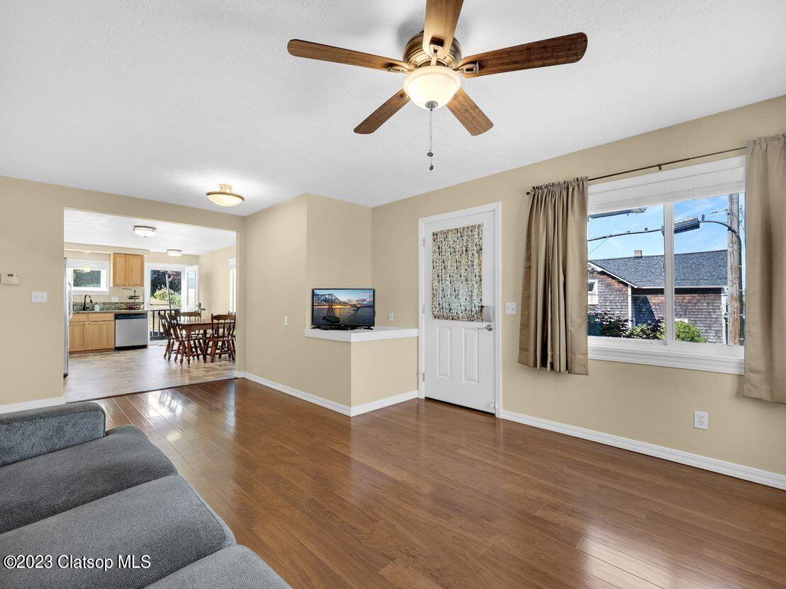 3307 Franklin Avenue Property Photo 7