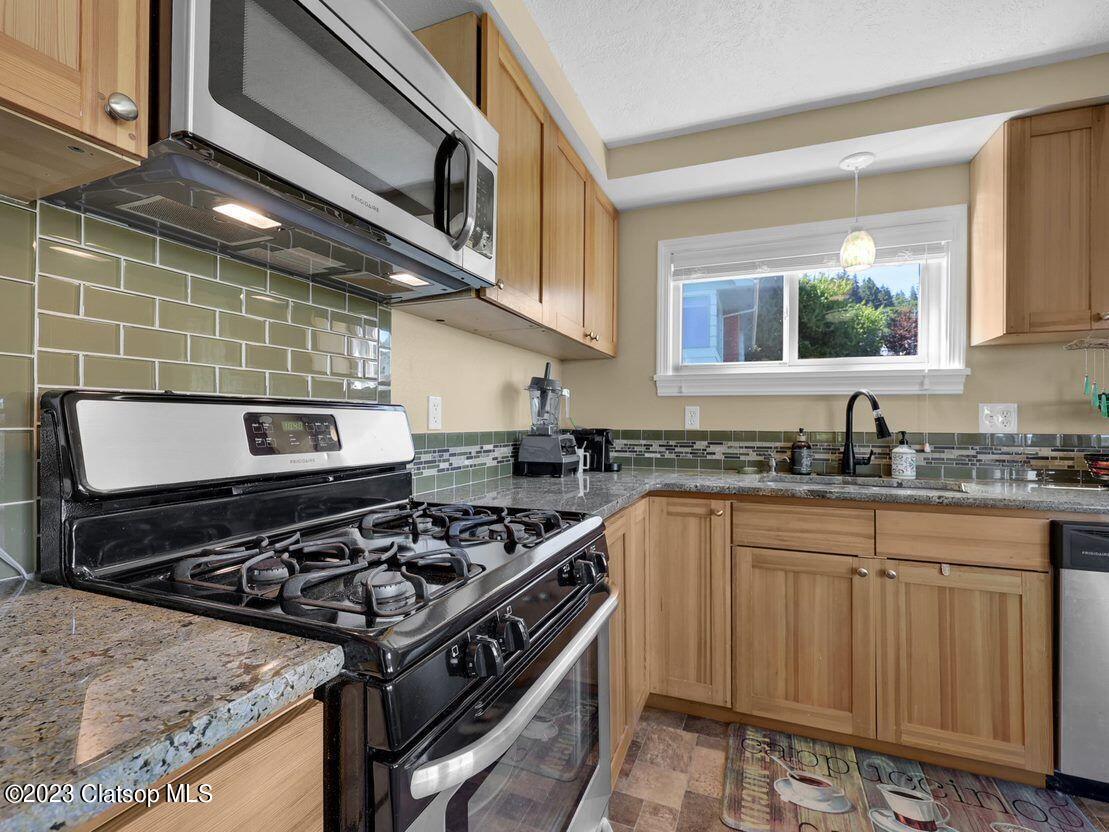 3307 Franklin Avenue Property Photo 10