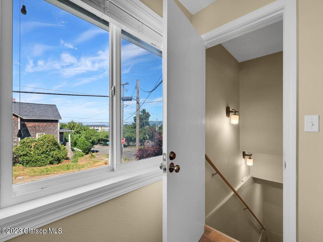 3307 Franklin Avenue Property Photo 20