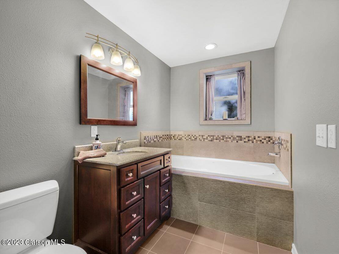 3307 Franklin Avenue Property Photo 24