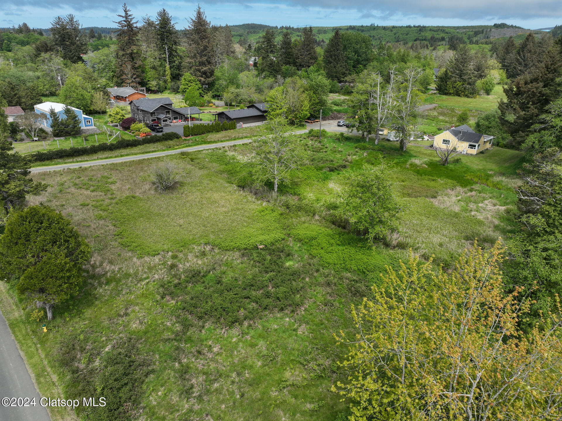 261 Railroad Avenue Property Photo 3