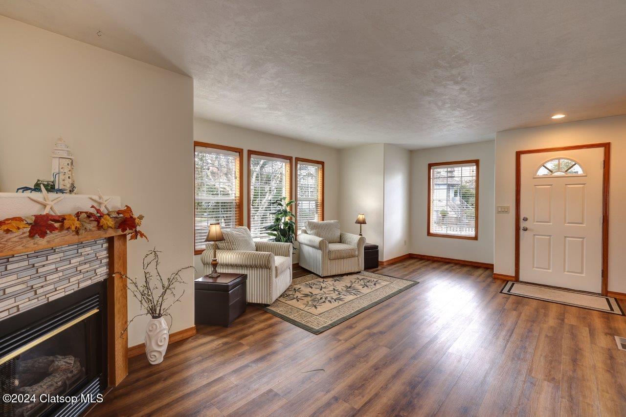 307 Avenue C Property Photo 4