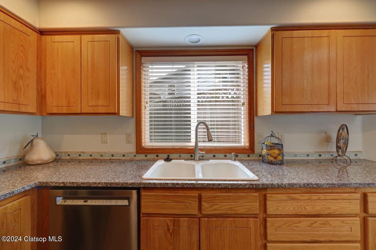 307 Avenue C Property Photo 14