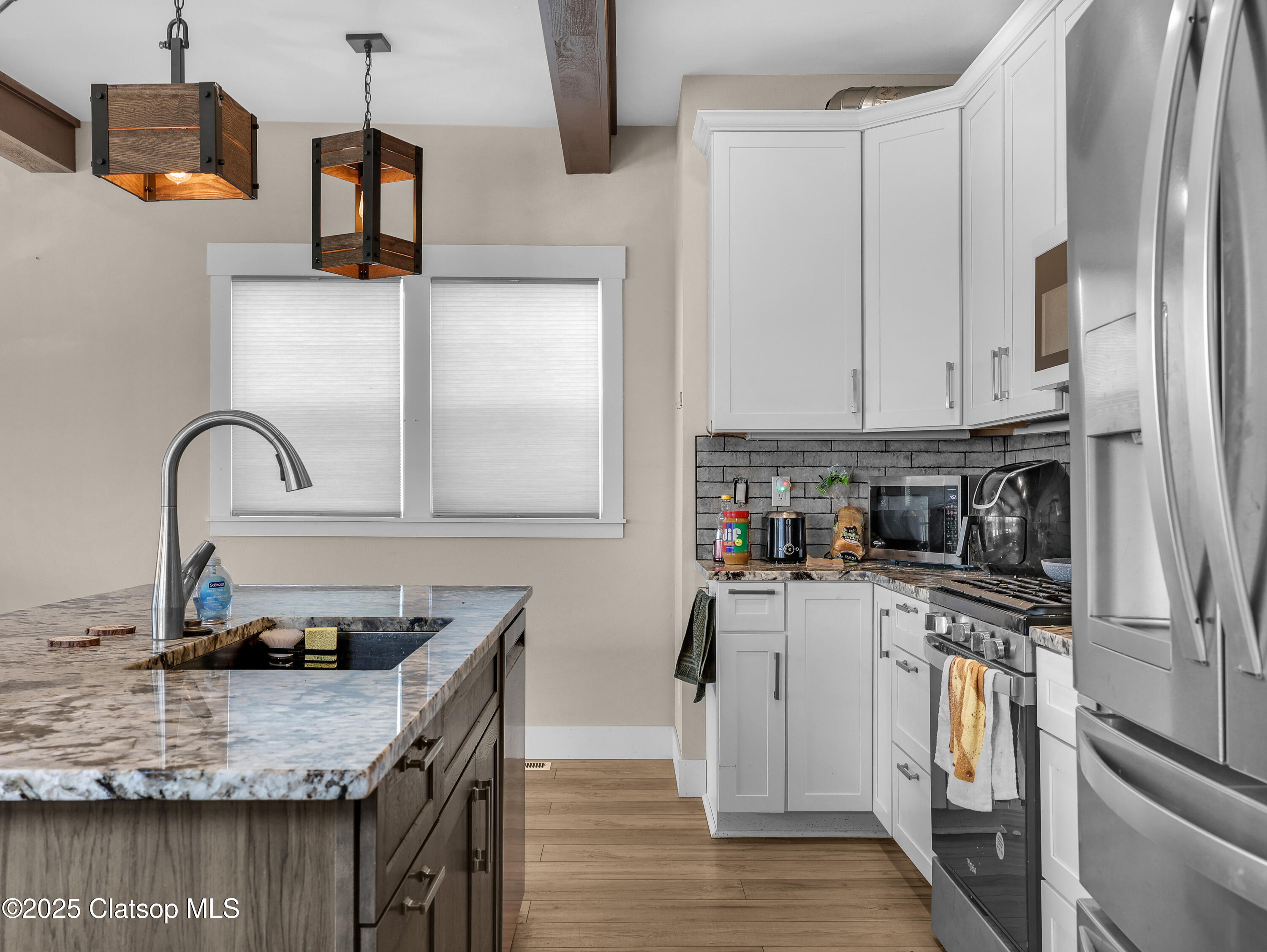 1239 Seabright Way Property Photo 9