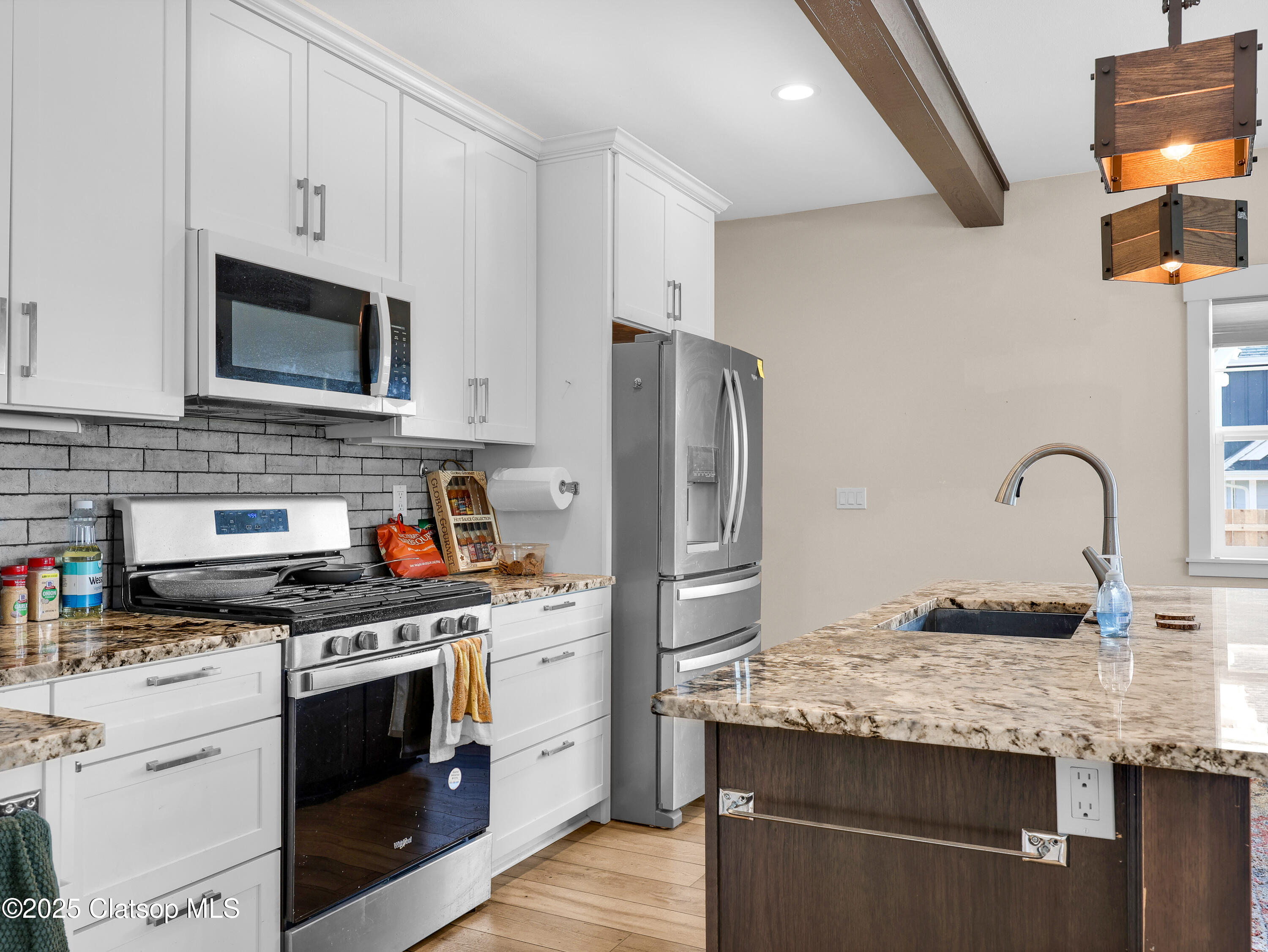 1239 Seabright Way Property Photo 10