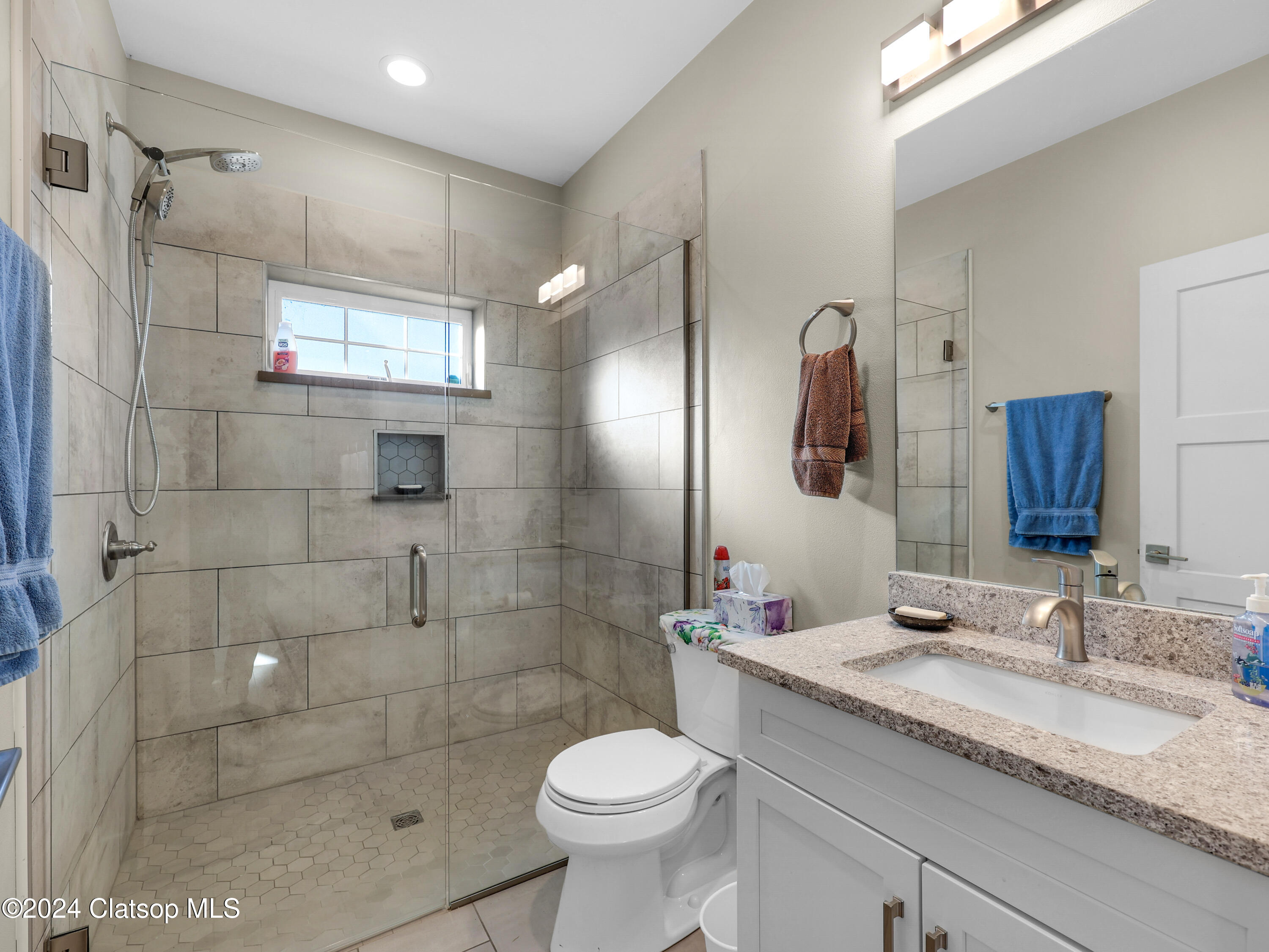 1239 Seabright Way Property Photo 14