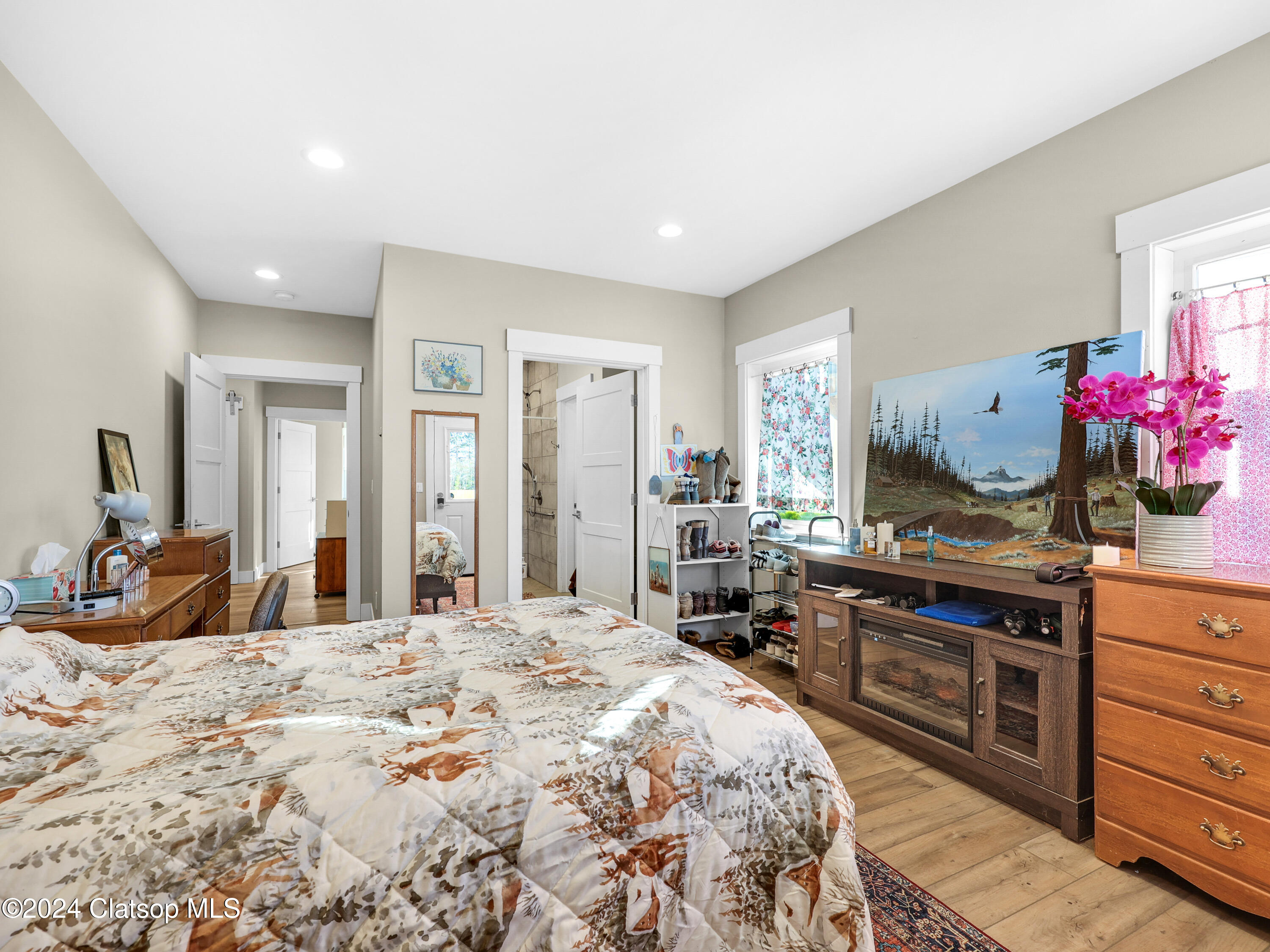 1239 Seabright Way Property Photo 15