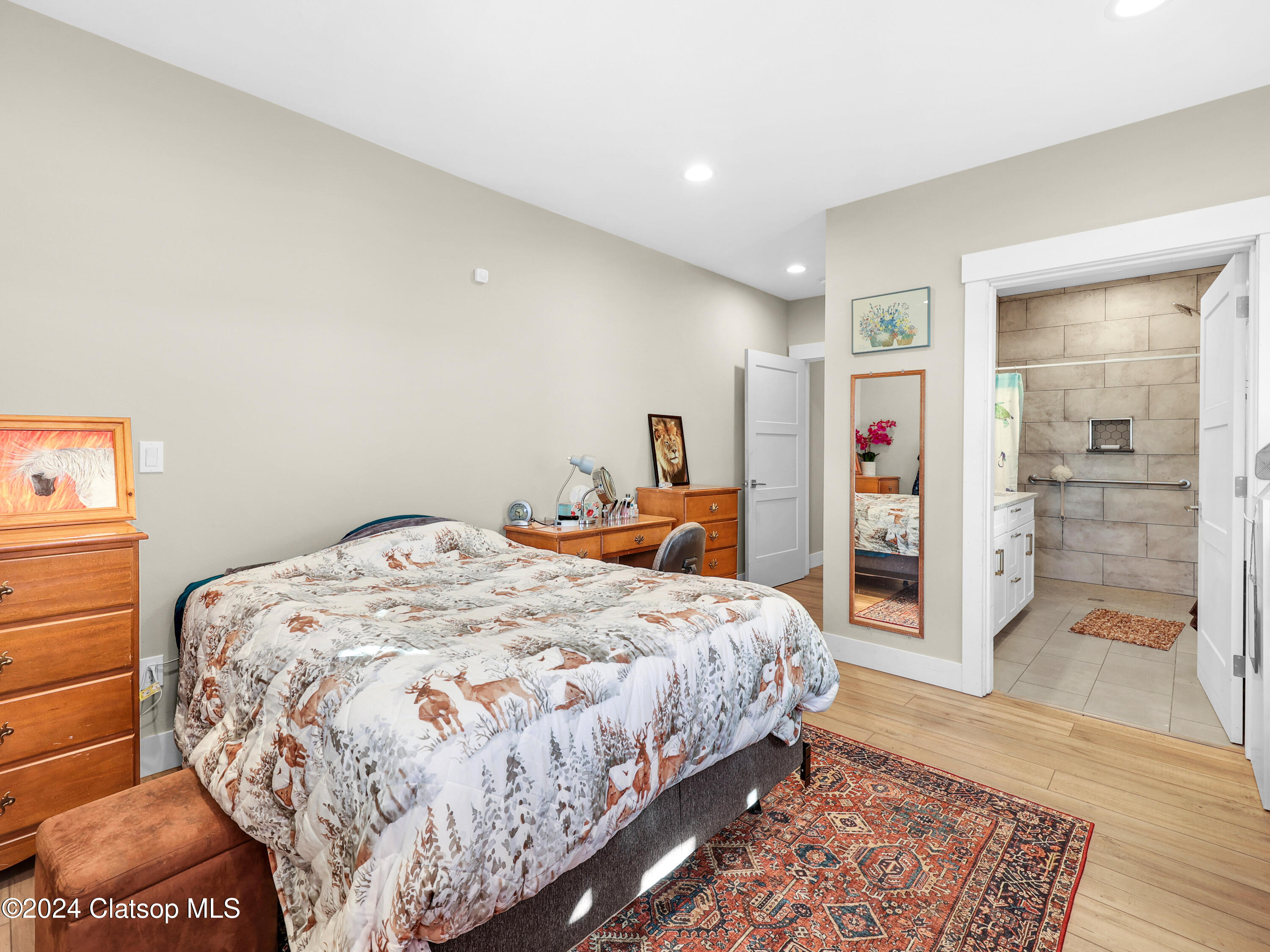 1239 Seabright Way Property Photo 16